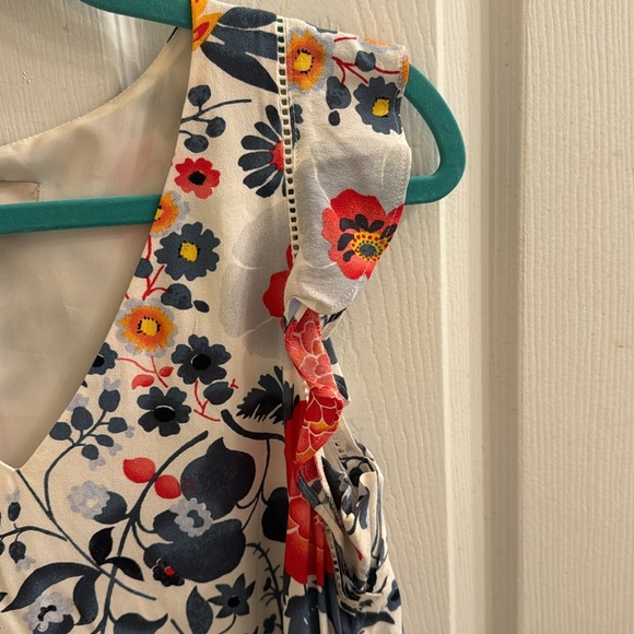 And Taylor Loft spring/summer dress. - Picture 5 of 5